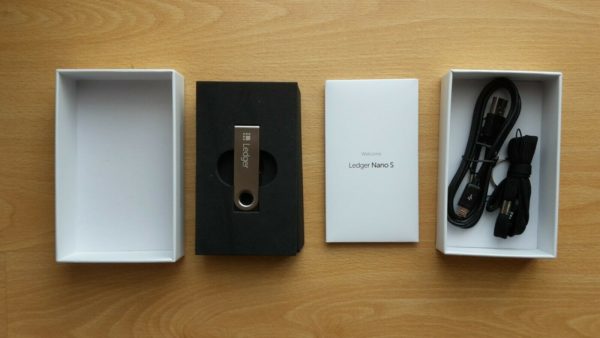 Ledger Nano S (Cryptocurrency Hardware Wallet) 3