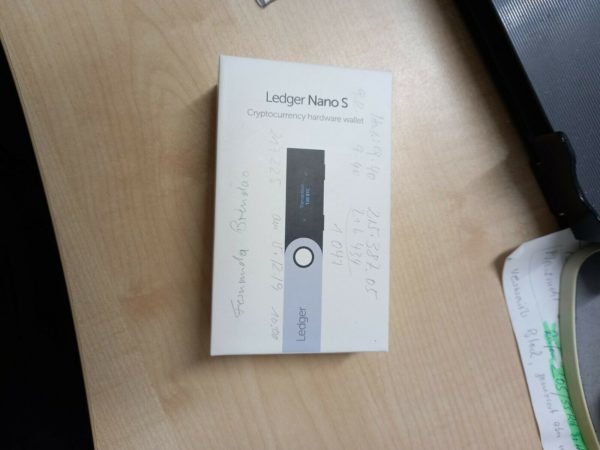Ledger Nano S Hardware Wallet - Schwarz/Silber 1