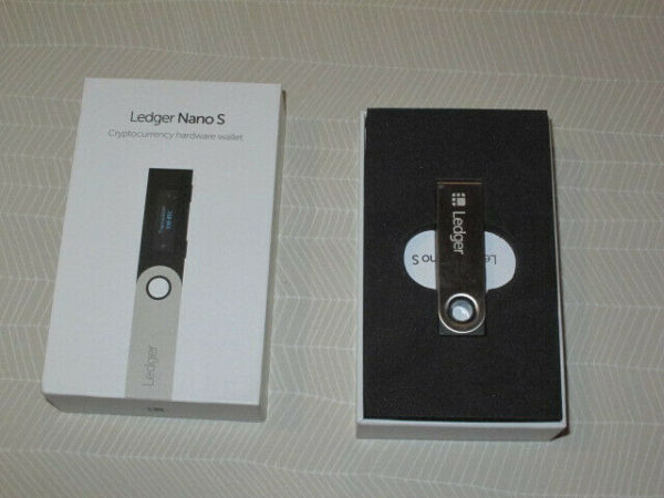 Ledger Nano S, Crpytocurrency Hardware Wallet, Neu, nie angesteckt 1