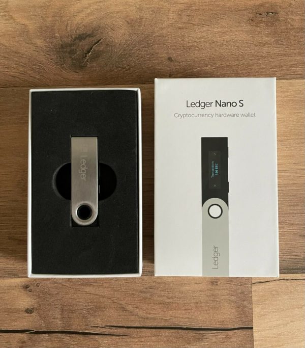 Ledger Nano S - Virtual Currency Hardware Wallet - Guter Zustand 2