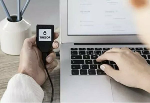 Trezor Model T Express- Next Generation Cryptocurrency Hardware Wallet - NEW 7